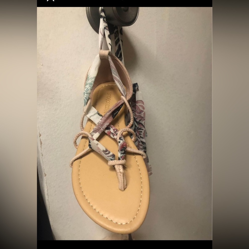 Size 6 Shoe Dazzle bohemian sandals